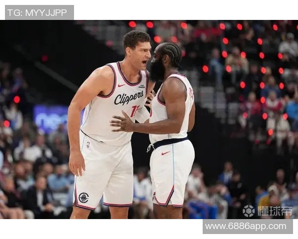 哈登称赞大洛防守助力球队四连胜强调攻防相辅相成的重要性